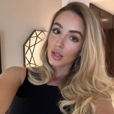 Sunshine, elegance, and confidence are my most natural state.
In the sea of flowers, I bloom my own nobility and gentleness. 💋✨
🚫BTC🚫PORN🚫SALES🌺🌺🌺