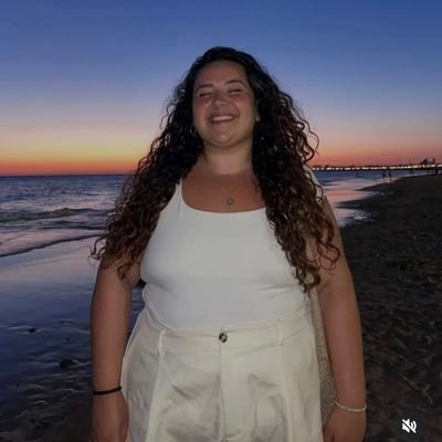 sibonamolona's profile picture. Que aburrida sería la vida sin personas intensas 
🎧🌧✨️🎨🪄🫀📖🧠