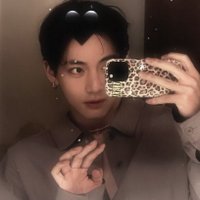 ⟭⟬E ARE B⟬⟭CK (@tae_s64493) 's Twitter Profile
