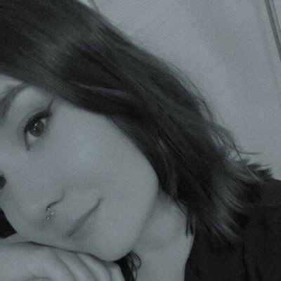 Tatoueuse passionnée 🌸 Amoureuse des animaux 🐾 Geek de cœur 🎮 Je partage mes créations et des moments de vie !