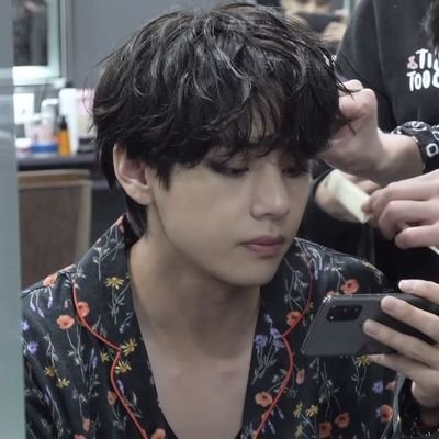 He/Him
tcsm, skeet Ulrich, BTS, Kim taehyung, etc etc. Artist !! (I need OOMFS 💔)