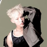 ʀᴀᴢᴏʀ (@runf4stb0y) 's Twitter Profile