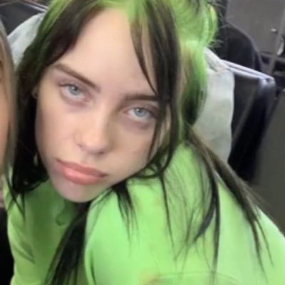 reallovehurts's profile picture. she/her