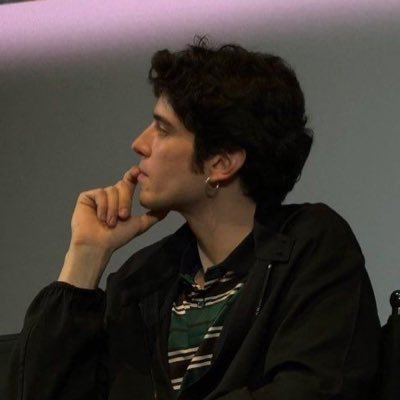 tendenzialmente scrivo la prima cosa che mi passa per la testa senza filtro tra cervello e pollici | fan account
