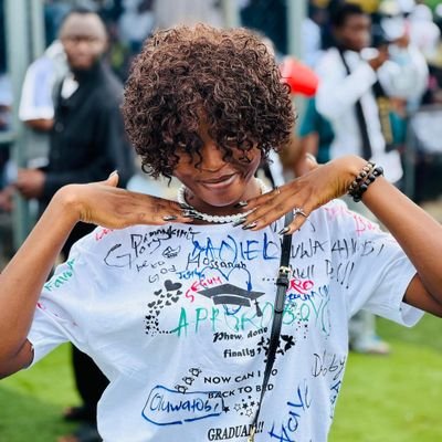 Billionaire💰
Libra ♎️
LADOKITE 📚
United4L♥️🔴
Economist 💜