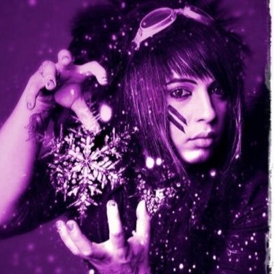 studyingcatz's profile picture. This place really is a shithole, ain't it?