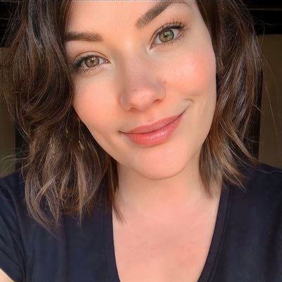 copywriter, editor and content consultant. words for @feeldco. mentor @techseowomen. @the_cma awards judge. frequent gig-goer, always punny. she/her 🏳️🌈