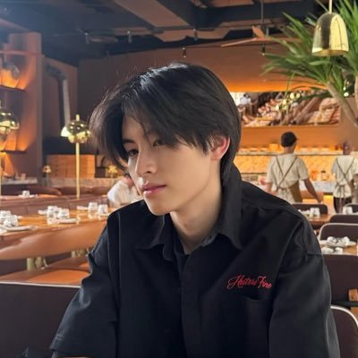 𝑻𝒉𝒖𝒓𝒔𝒅𝒂𝒚𓂃⋆ Profile