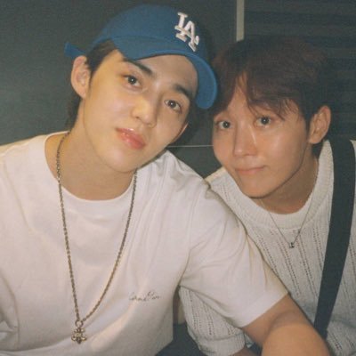 ur #1 vitamin and power up boo enthusiast slash @pledis_17’s bakery line (seungseung) yapper 24/7 — also has the biggest crush on a producer named woozi