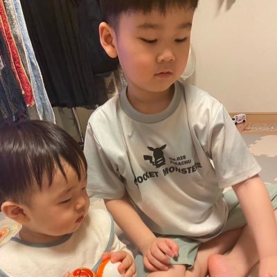 北海道→大阪→北海道 孫6人のばぁーばです動物大好き食べるの大好きまた ロック掛かりました😖何でやねん またよろしくお願いします🙇♀️
