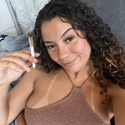 𝑆𝑢𝑠𝑡𝑒𝑛𝑡𝑎𝑑𝑎 𝑒 𝑝𝑟𝑜𝑡𝑒𝑔𝑖𝑑𝑎 𝑝𝑜𝑟 𝑎𝑞𝑢𝑒𝑙𝑒 𝑞𝑢𝑒 𝑛𝑢𝑛𝑐𝑎 𝑓𝑎𝑙𝘩𝑎... 𝑺𝒆𝒋𝒂 𝒇𝒐𝒓𝒕𝒆 𝒆 𝒄𝒐𝒓𝒂𝒋𝒐𝒔𝒂 𝒇𝒊𝒍𝒉𝒂. 🙏✨👠👑