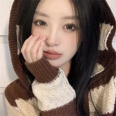1x7M3c7j4E284xZ's profile picture. 