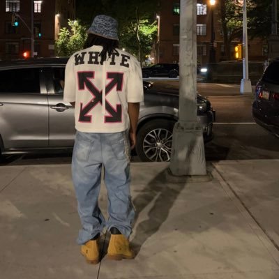 I’ll teach you how to move in a room fill with vultures 🦅