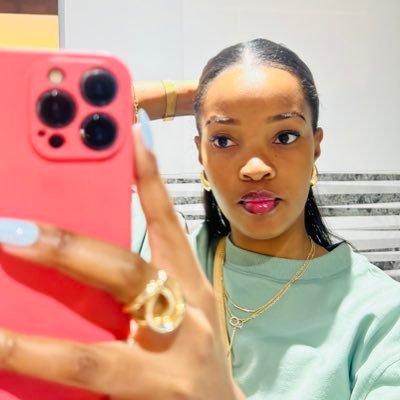 Mommy. Believer in the Lord Almighty. Happy person, enjoy a good laugh! All-round wholesome girlie. #Gym🏋🏾♀️#HealthyLiving #BeKind #TeamNoWeave
