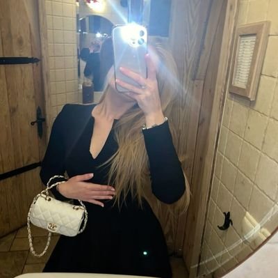 Herrin_Sophiaa's profile picture. Findom Queen 💓
{23} Meine Worte sind Gesetz, Folge und Gehorche. Paypal, Geschenkkarten, 💸 Ohne Tribute geht nichts😉