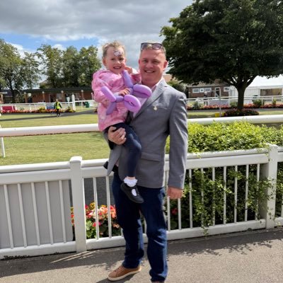 Manager Of Ursa Major Racing Ltd - Home of the Battenburgs Silks 💛🩷 Enquiries - 07703724132 or DM ✉️.