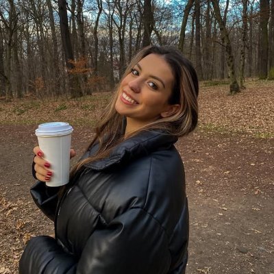 “İlle de görmek için mi yaşanır güzel günler? Uğruna beklemek de güzel…”