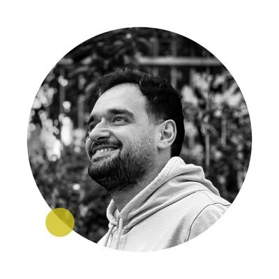 Bridging design, business, & tech 🤝 | Service & experience design | Strategy & brand innovation | Let’s build the future together 🚀