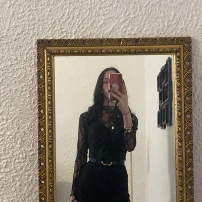 ambre_isnard's profile picture. Fumer de la bière et boire de la weed...