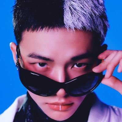 hyunページです♡ HyunjinxVersace 4th gen IT BOY🍀❣️ (@HyunjinsSunflo1) / X
