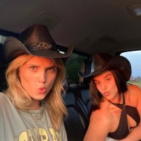 Cristal (@cristal15617) 's Twitter Profile