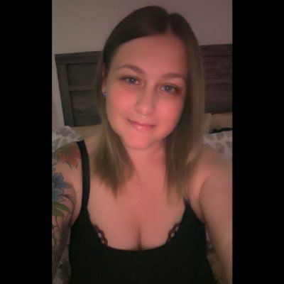 34 | single mom to 2 monsters | weirdo | hockey & gaming