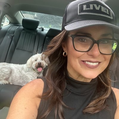Wife & Mother LIVING and Loving hard with S4LC: ALK+. @ALKpositiveinc BOD, ALKtALK cohost, LC advocate spreading the word-#anyonewithlungscangetlungcancer