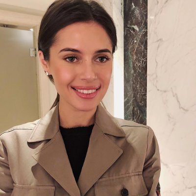 Claire920825's profile picture. "Chase your dreams with a heart full of hope, and let every step bloom with courage and joy!"Love yourself! Love life! Pursue happiness!