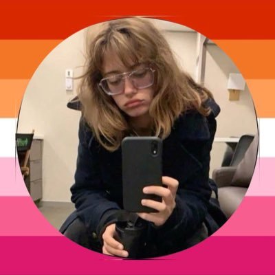 claudiascovenfr's profile picture. 