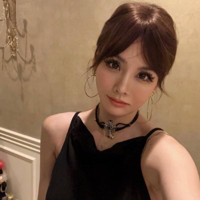I am very interested in politics and news media, and I also like to make friends with like-minded people. I like traveling, golf, and beautiful countries.