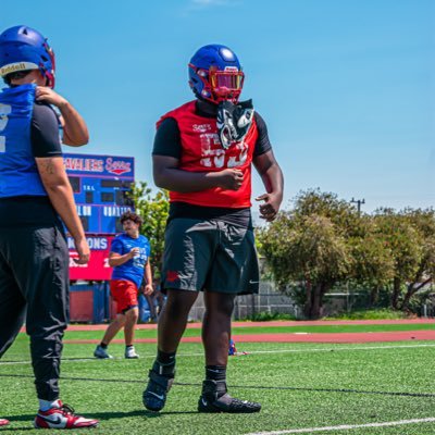 larrylegendary_'s profile picture. Protector x @Serra__Football🪖 | 6’3 290 | C/O 2028 | 323-535-6262