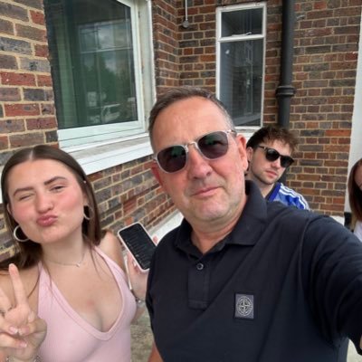 realstevebliss's profile picture. Do me a favour while you're down there?