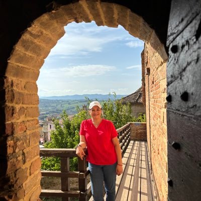 ansaju16's profile picture. P̳e̳r̳i̳o̳d̳i̳s̳t̳a̳ 🏀🏐🎾🏸🏓🏹Deportes y Entretenimiento 🎬🩰🎼🎹 Fan de los deportes, los perros y los chocolates.