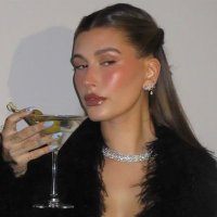 Elo (@luvshelos) 's Twitter Profile