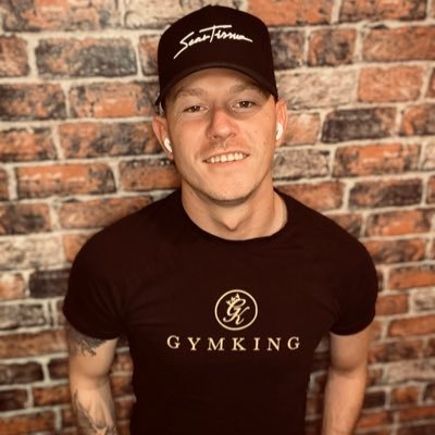 CONTENT CREATOR 😈 | 33 | 6FT | SIZE 9 👟| 71KG | UK 🇬🇧 | ☺️😂 https://t.co/gYi1CamAtQ