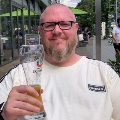 Dad, Middlesbrough fan, mma fan, Cod Fan. Borderlands fan, MCU Nerd. Could tweet more however.