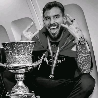 @ImRo45 | @neymarjr | @FCBarcelona | @mipaltan |
instant rts on ter statue slander!!!!!!