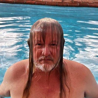 riaanduv's profile picture. Surgeon, music lover, soothsayer, alchemist.