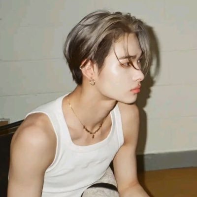 oneliferight's profile picture. flatline - jb