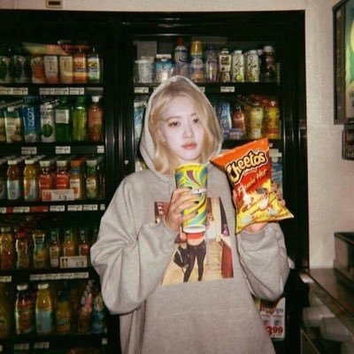 xianxian2580123's profile picture. X瘾女 纯发疯 是真人 傻逼滚