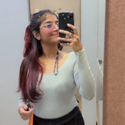 Ananya_1904's profile picture. 