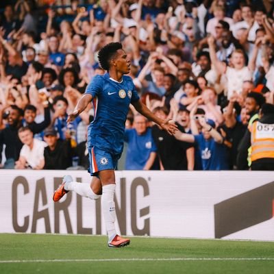 Mwelase, Nzima, Dad to Ntu nd Mpilo👼 Watch connoisseur, fan of the ONLY Club WorldCup champs @Chelseafc nd above all else Proud African. RT isnt an endorsement