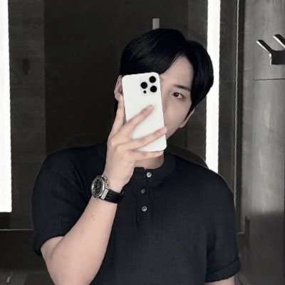svnhxx's profile picture. — pt. 2
