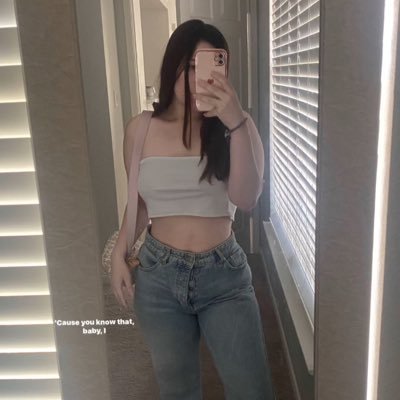 JusbellyF's profile picture. 