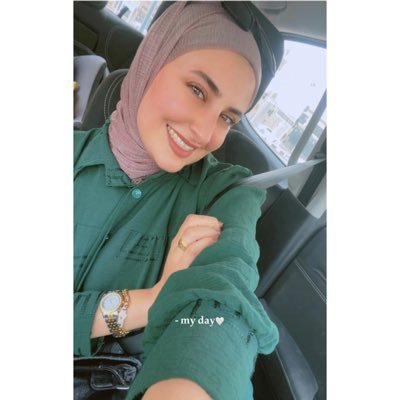 خُلِقت حُرّاً كَمُوجِ البحرِ مُندَفِعًا … فَما القُيودُ وَما الأصفادُ والّلجمُ؟