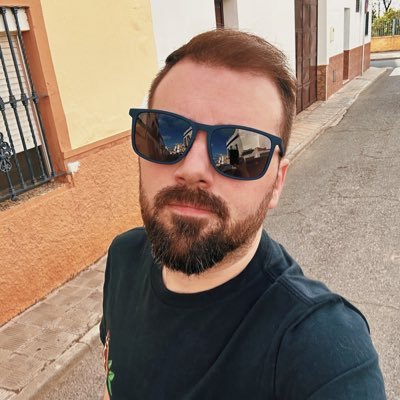 Soy un niño elegido, maestro pokemon, cazador de cartas, caballero de Atenea, y en nombre de luna, te castigaré.