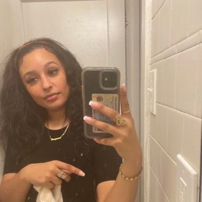 “I’m THAT BITCH That Owns Real-estate In You Bitches Mind‼️ I Live There ☺️ “