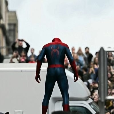 hollowheadb's profile picture. Just livin.