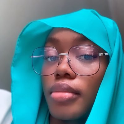 nusayy_bah's profile picture. cool kid.