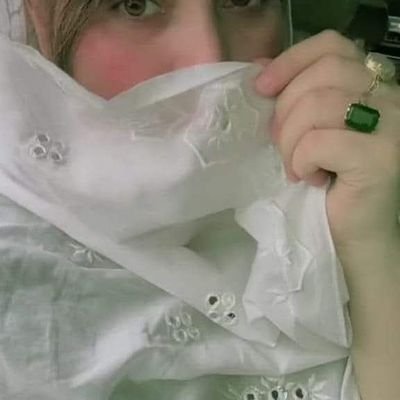 ArfaNaseem33's profile picture. life is boring.don't dm